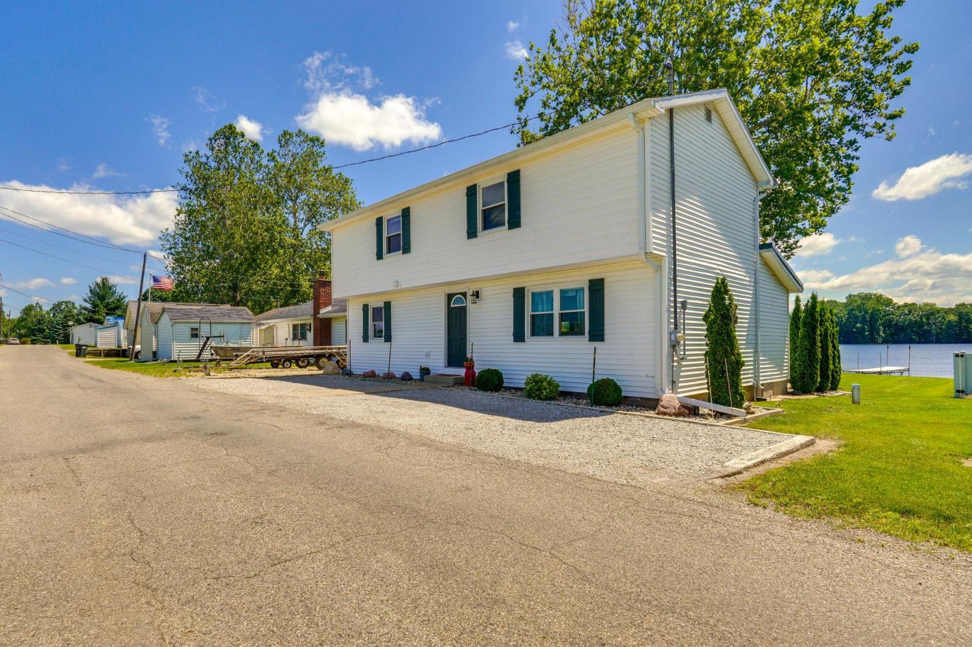 Howe Retreat With Fire Pit And Private Boat Dock! Εξωτερικό φωτογραφία