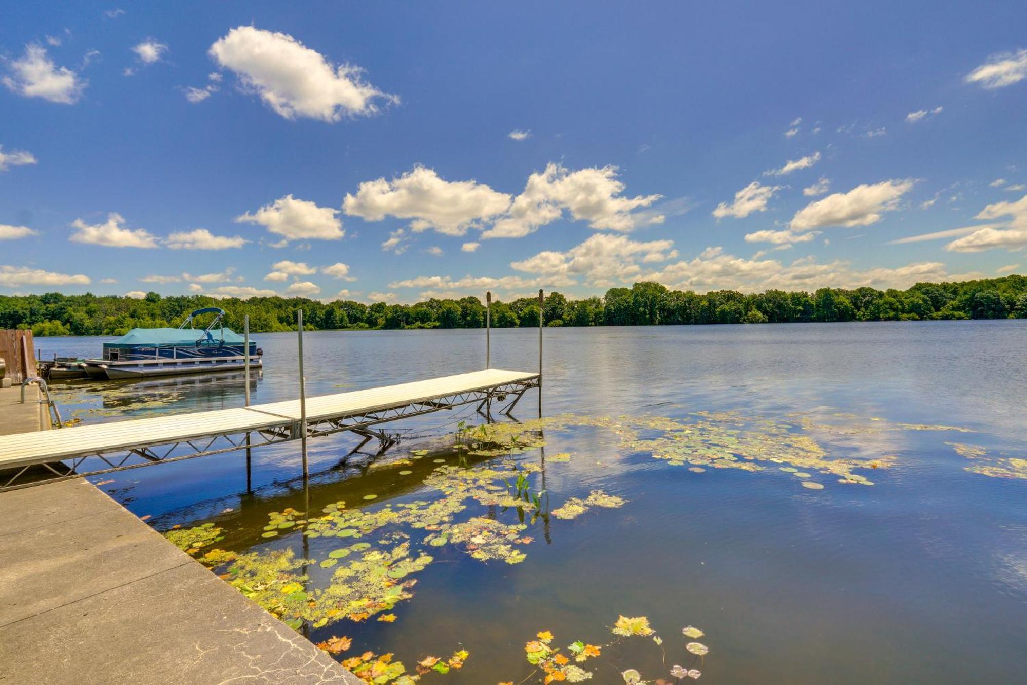 Howe Retreat With Fire Pit And Private Boat Dock! Εξωτερικό φωτογραφία