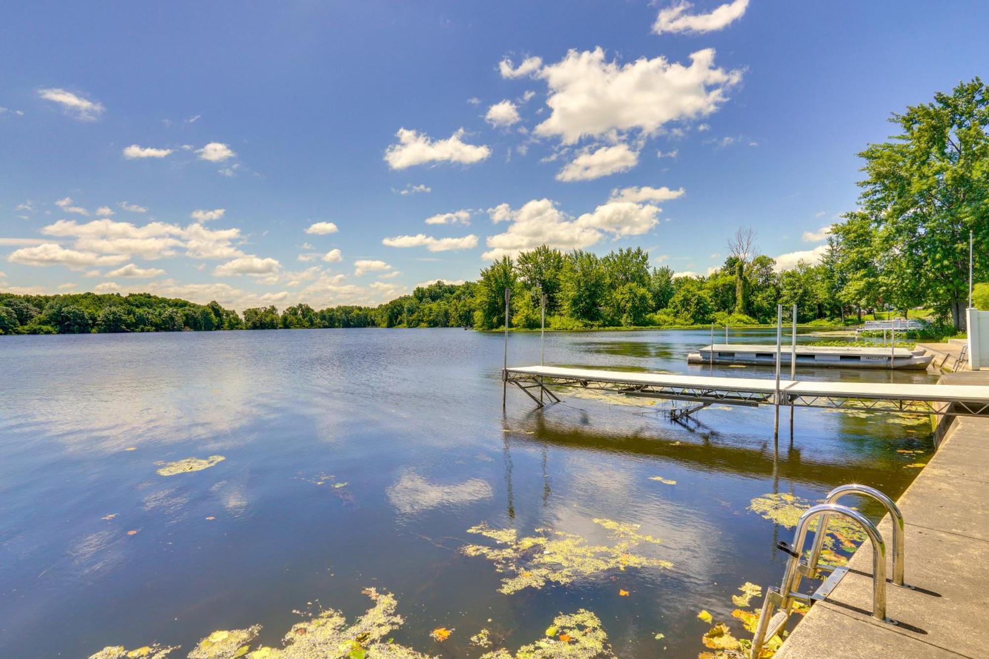 Howe Retreat With Fire Pit And Private Boat Dock! Εξωτερικό φωτογραφία