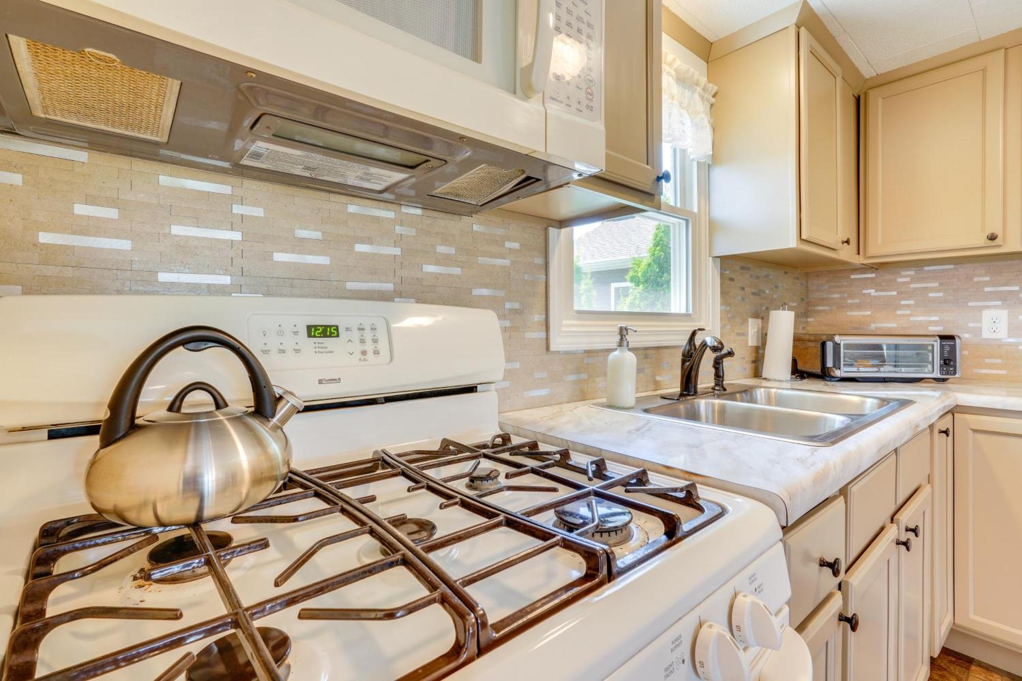 Howe Retreat With Fire Pit And Private Boat Dock! Εξωτερικό φωτογραφία