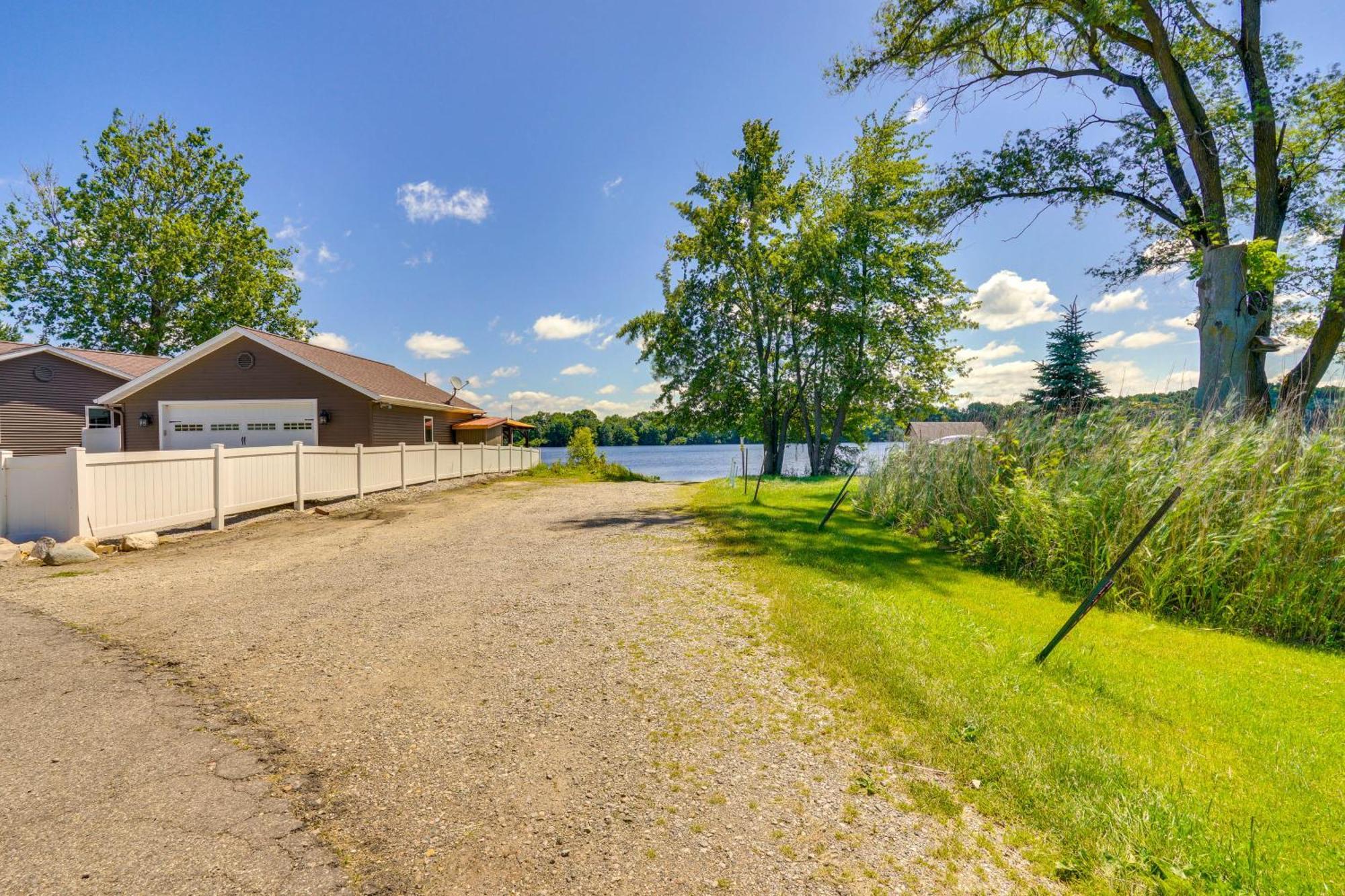 Howe Retreat With Fire Pit And Private Boat Dock! Εξωτερικό φωτογραφία