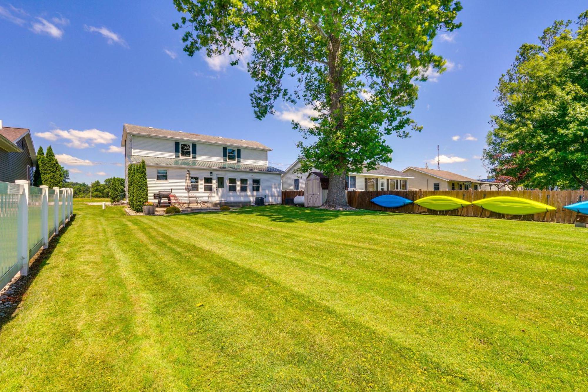 Howe Retreat With Fire Pit And Private Boat Dock! Εξωτερικό φωτογραφία